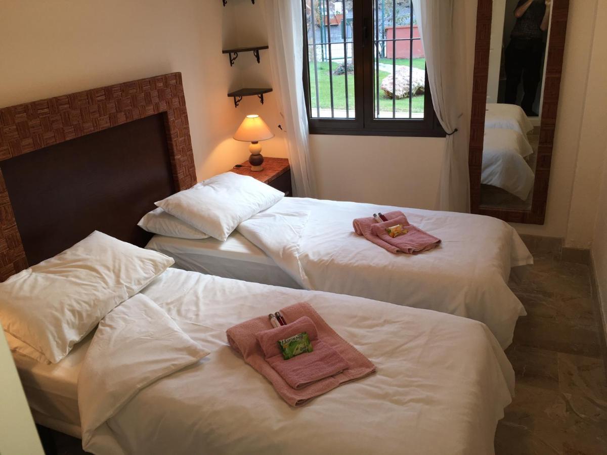 Luxury 2-Bedrooms & Bathrooms Estepona Apartment Экстерьер фото