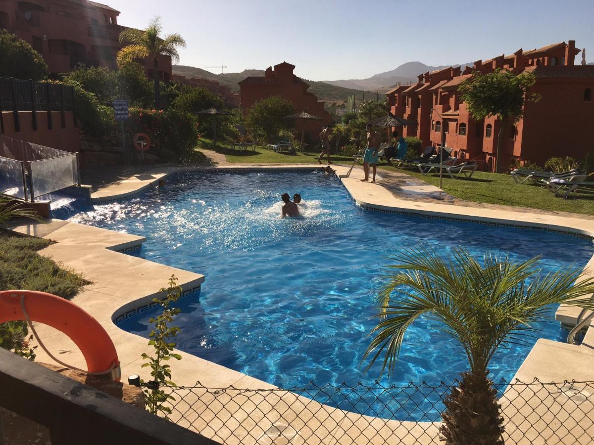 Luxury 2-Bedrooms & Bathrooms Estepona Apartment Экстерьер фото