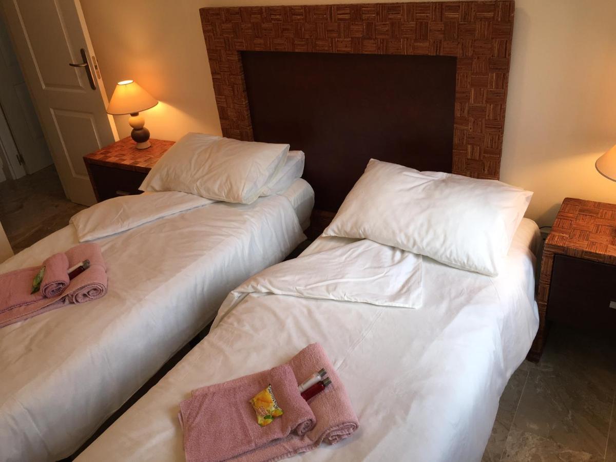 Luxury 2-Bedrooms & Bathrooms Estepona Apartment Экстерьер фото